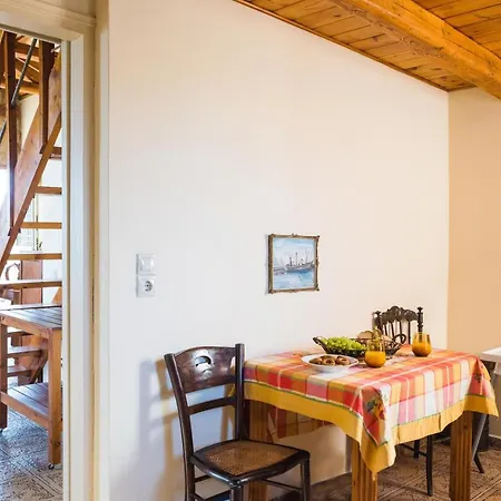 Nyaraló Palaiopolis House *