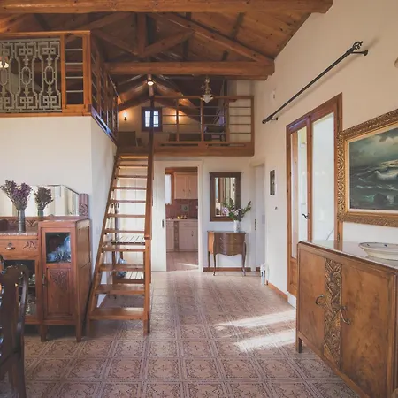 Nyaraló Palaiopolis House *